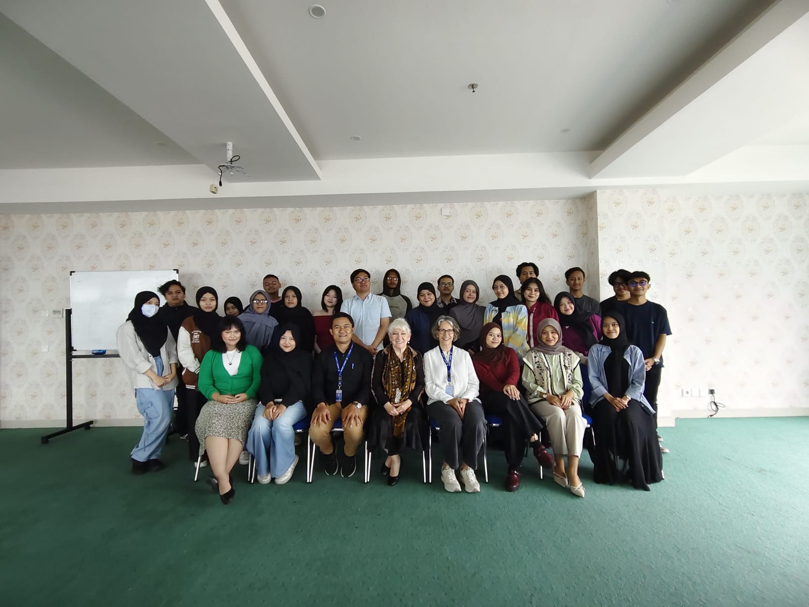 English Literature Study Program Holds Coaching Training Articles for Journal and Conference Publication